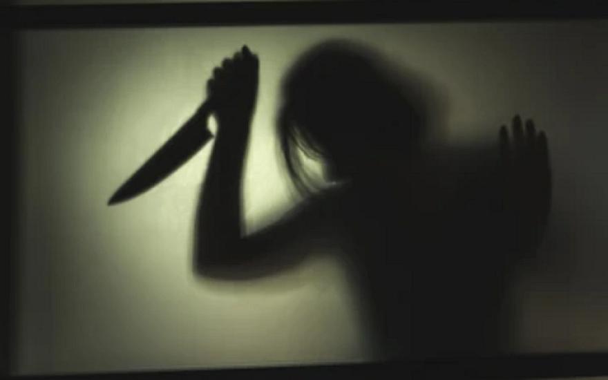 Bakıda yeniyetmə qız anasını döydüyü üçün 