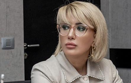 Tanınmış telejurnalist vəzifəsindən 