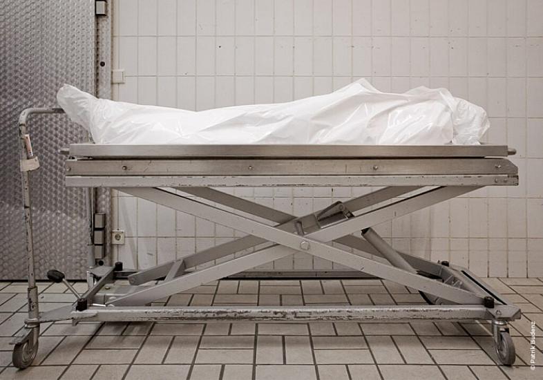 Yolda təsadüfən qadın sümüyü