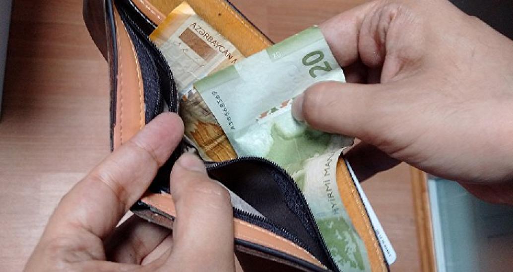 Azərbaycanlılar pullarını harda xərcləyir?