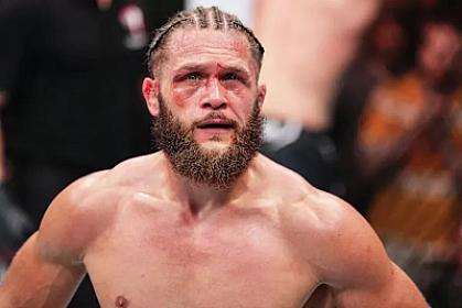 Rafael Fiziyev məğlubiyyətdən sonra 