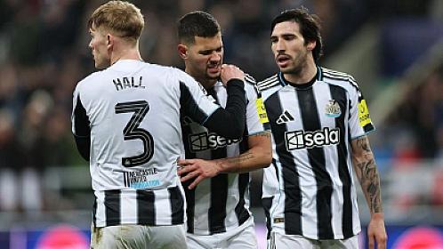 "Nyukasl Yunayted"in futbolçusu "Qarabağ"la 