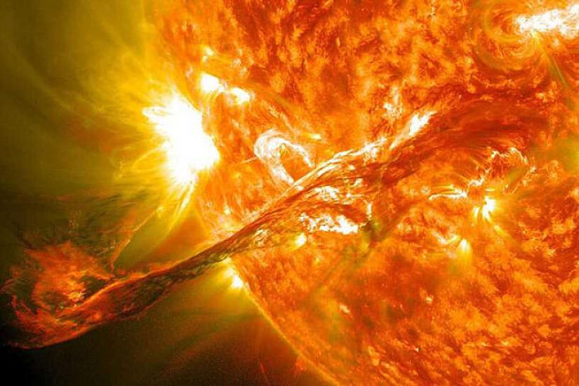 Günəşdə ard-arda dörd güclü 