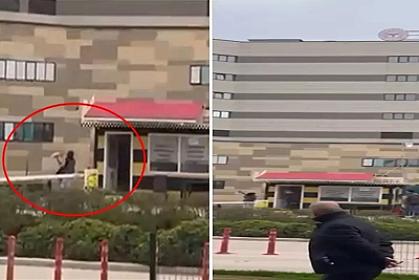 Xəstəxana önündə qalmaqal: taksiyə mindirilməyən qadın dayanacağın pəncərələrini sındırdı - 