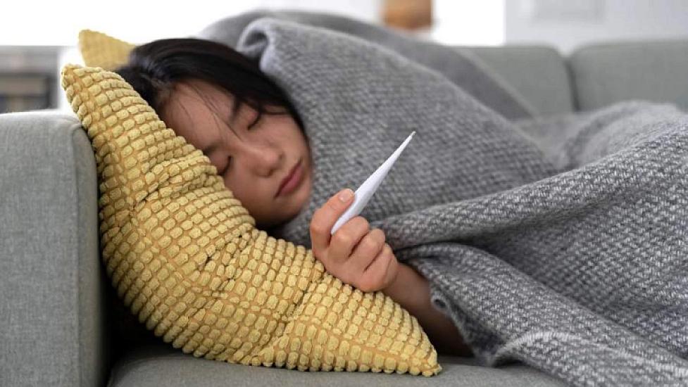 Həkim adi soyuqdəymənin gizli riskləri barədə 