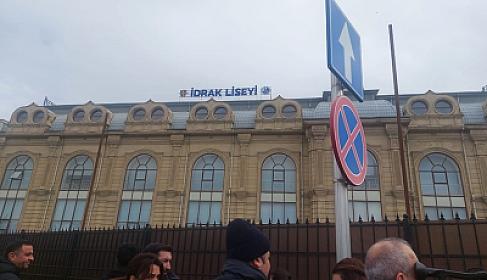 Müəllimin güllələndiyi lisey valideynlərə müraciət etdi - 