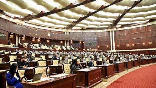 Bu millət vəkilləri 5 dil bilir - 