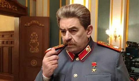 İosif Stalini canlandıran məşhur aktyor 