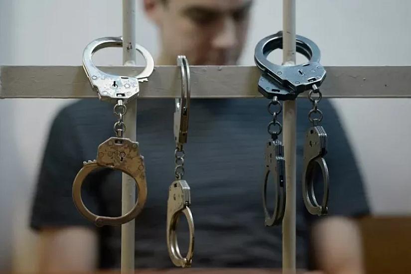 On min manatlıq cehizlik oğurlayan 