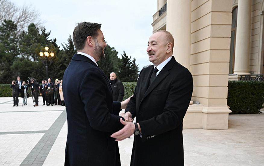 İlham Əliyev Vensi qarşıladı - 