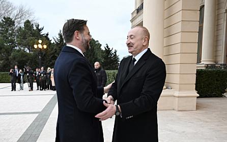 İlham Əliyev Vensi qarşıladı - 