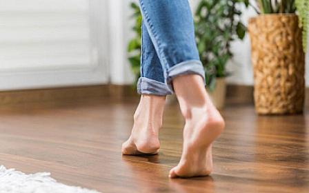 Evdə ayaqyalın gəzənlərdə bu xəstəlik olur