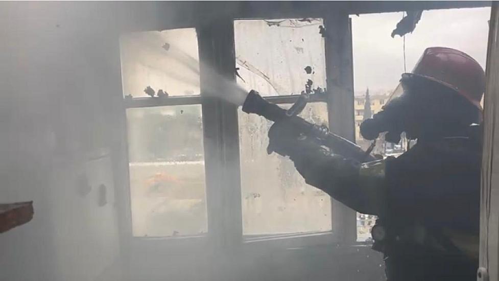 Bakıda binada yanğın - Sakinlər kranla təxliyyə edildi - 