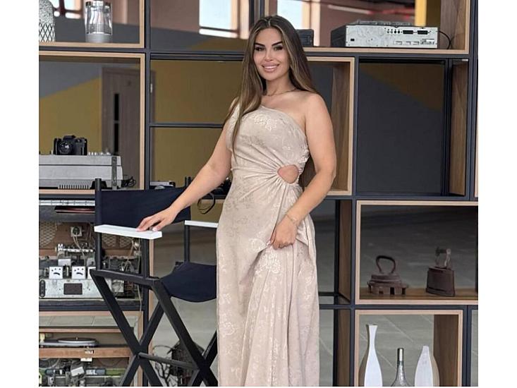 Azərbaycanlı aparıcının efir geyimi TƏNQİD OLUNDU - 