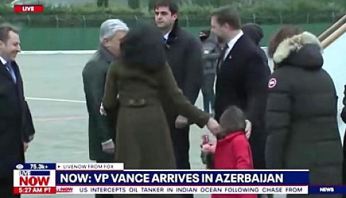 Diplomatiyanın ən zərif anı: Azərbaycanın nağılı Ağ Evin balaca qonağının əlində… 