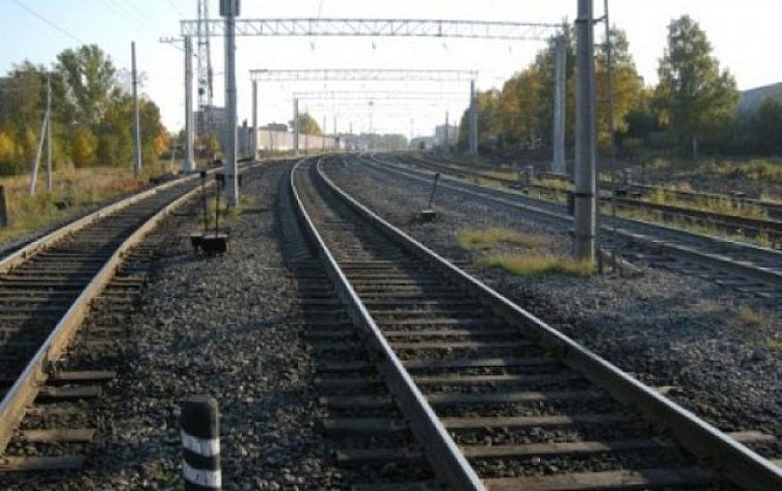 Novxanıda sürət qatarının qarşısına çıxan piyada 