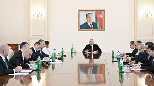 Prezident məmurlara 