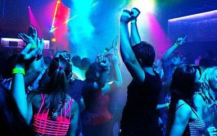 Bakıda pub-da əxlaqsız video çəkən şəxs 