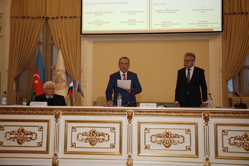 Ramiz Mehdiyevin Rusiyaya zəng edərək danışdığı qadının 