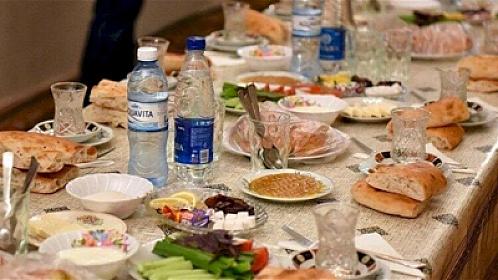 Şəmkirdə yasda ehsan verilməsində 