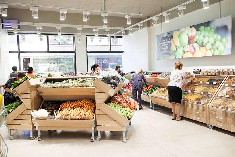 Pensiyalar artımla karta oturmamış qiymətlər qalxdı