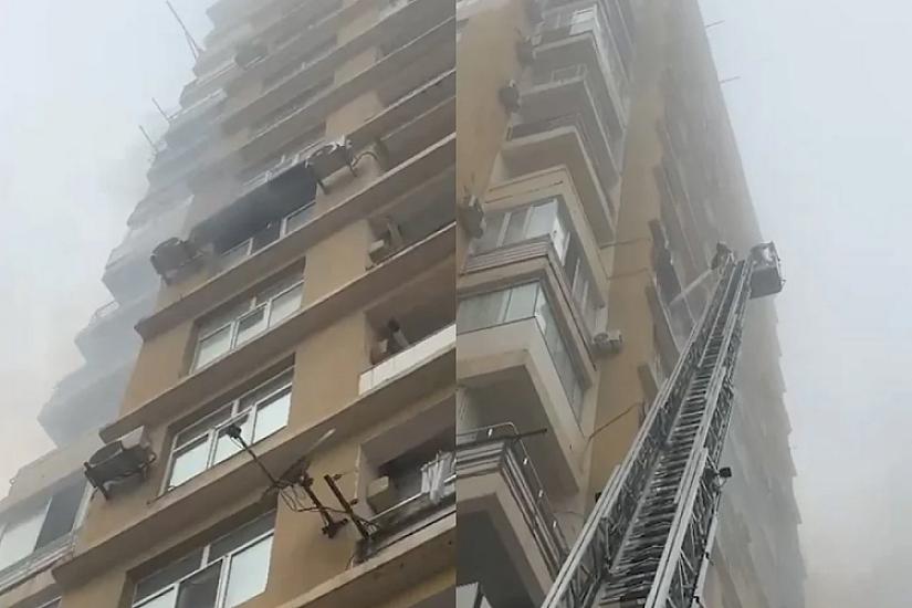 Bakıda çoxmərtəbəli yaşayış binasında 