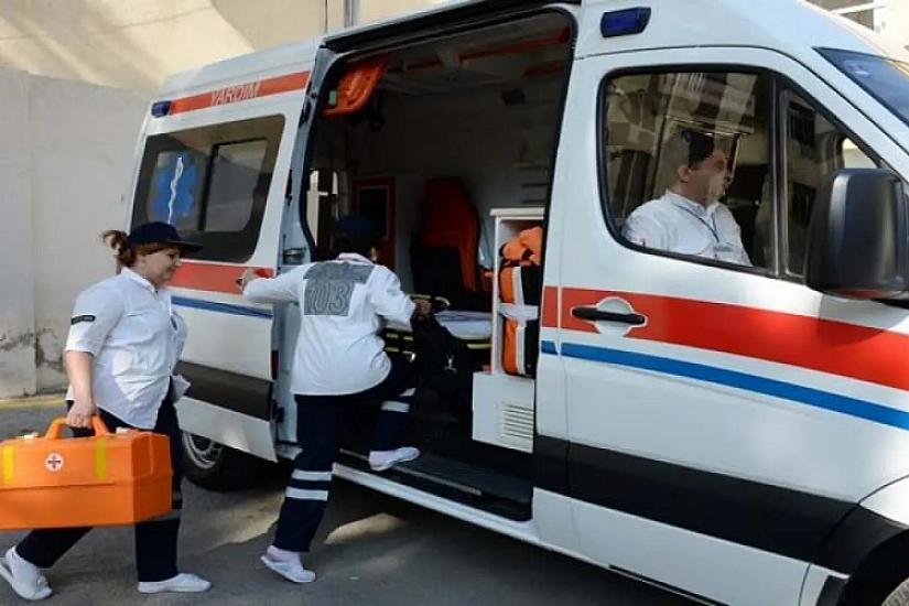 Qayınatasını bıçaqlayıb 