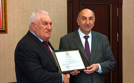 İcra başçısı yenicə işə götürdüyü köməkçisini vəzifədən 