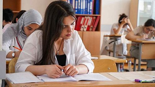 Universitet və kolleclərə sənəd qəbulu 