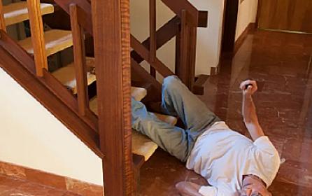 36 yaşlı kişi yıxılaraq öldü, 