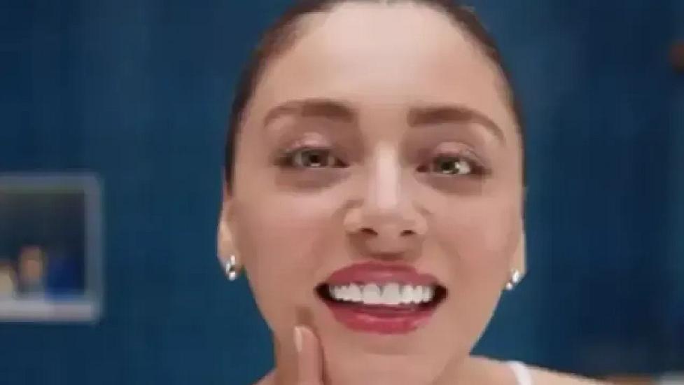 Reklam çəkilişindən qazandığı qonorar dodaq uçuqlatdı - 