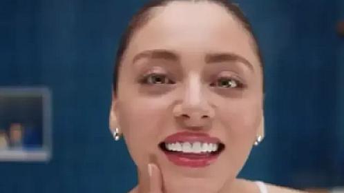 Reklam çəkilişindən qazandığı qonorar dodaq uçuqlatdı - 