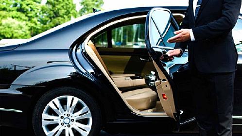 Vəzifəsini itirən rəis bu məmurların ailə üzvü imiş 