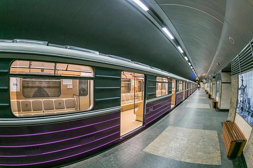 Bakı metrosunda şüşə arakəsmələrin quraşdırılması mümkün deyil - 
