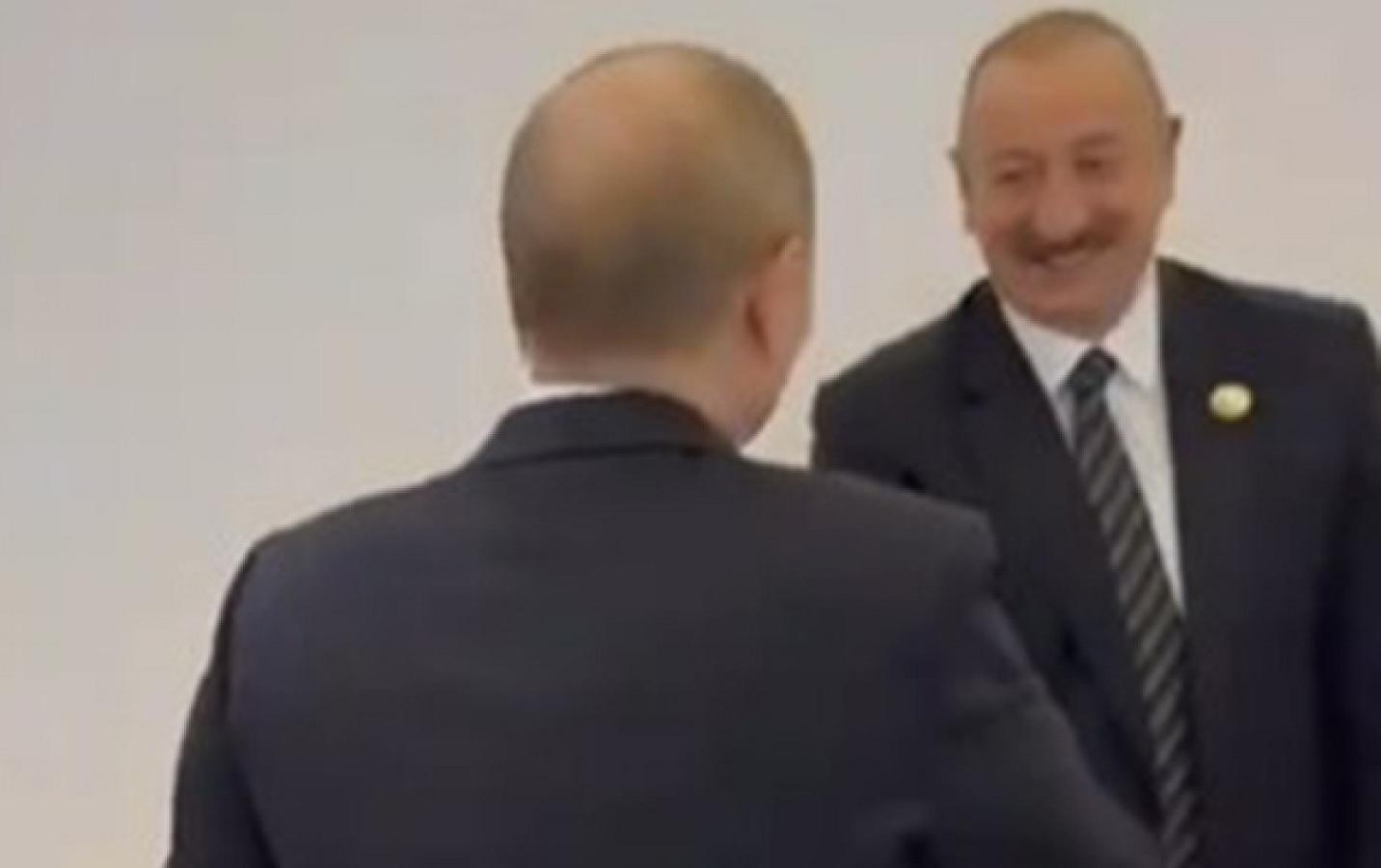İlham Əliyevlə Putinin salamlaşma anı - 
