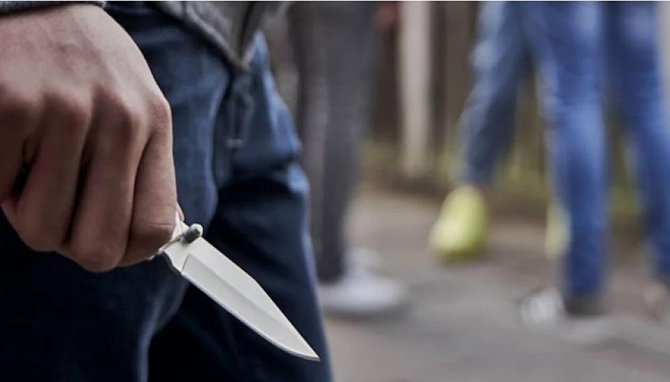 Abşeronda gənci məhəllədə arvadını öpdüyü üçün bıçaqladılar -