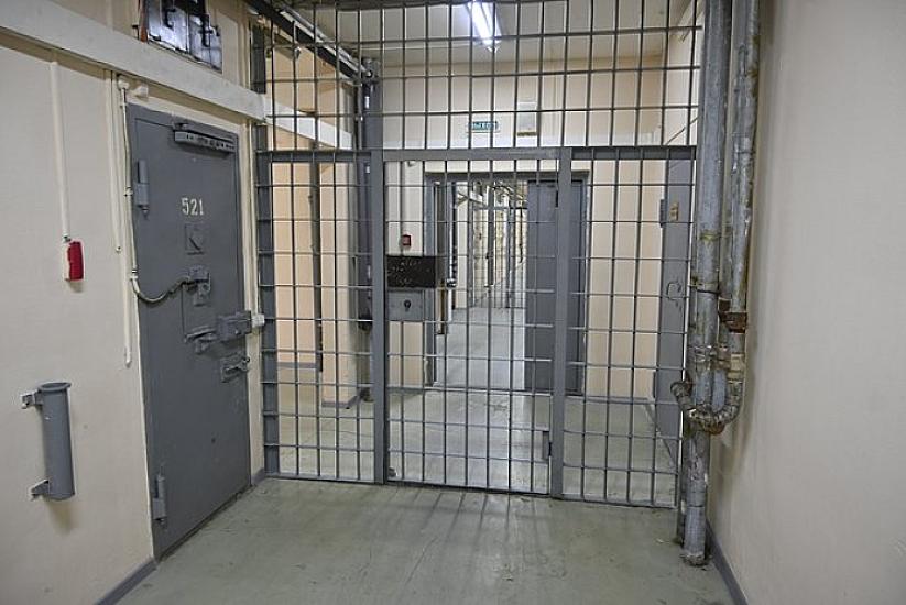 Zarafat edən kişi üç il azadlıqdan 