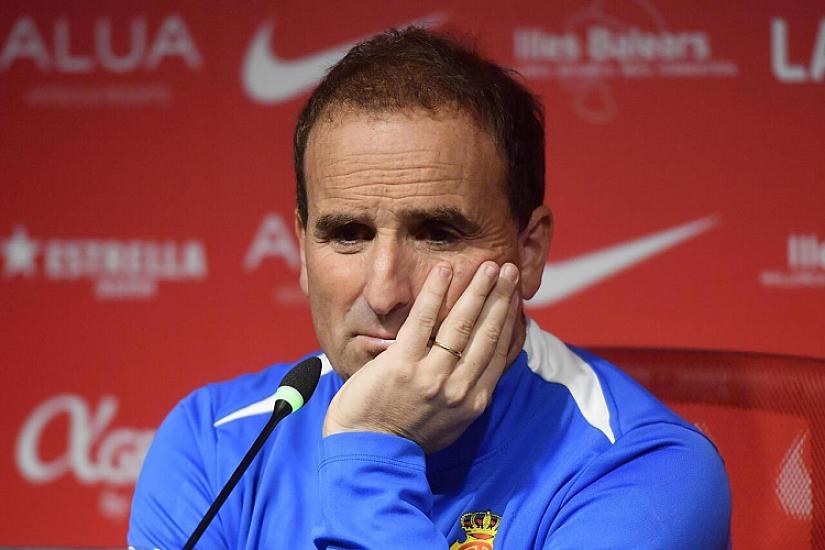 Məşhur baş məşqçi 