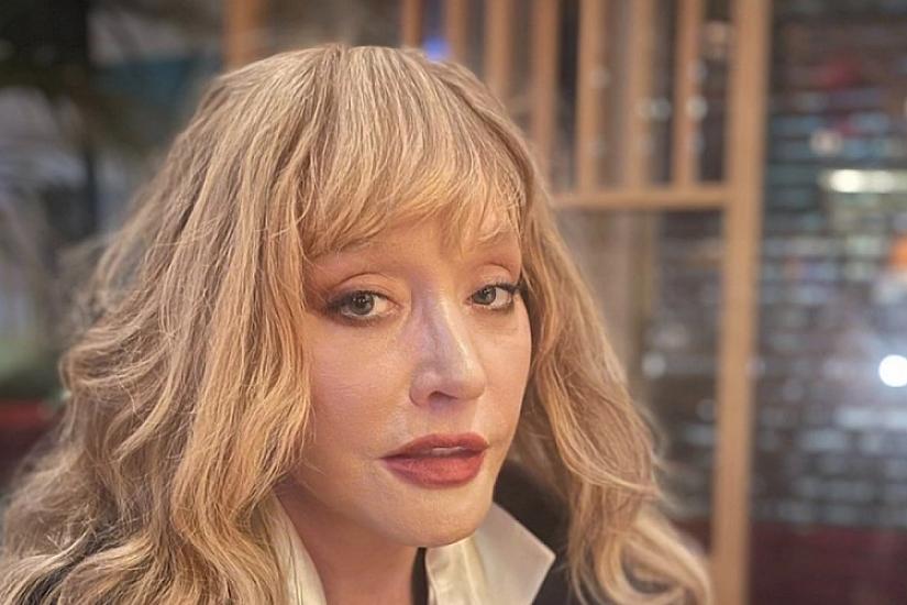 Puqaçova evini satışa çıxardı - 