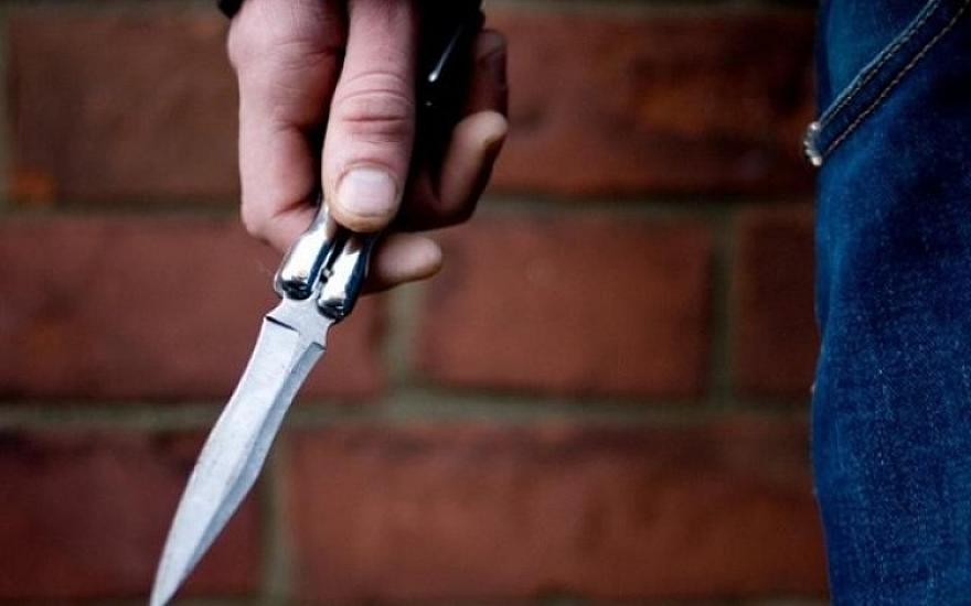 15 yaşlı bacısının nişanlısını 30 dəfə bıçaqladı - 