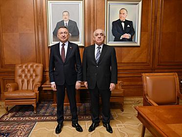 Əli Əsədov Fuat Oktay ilə