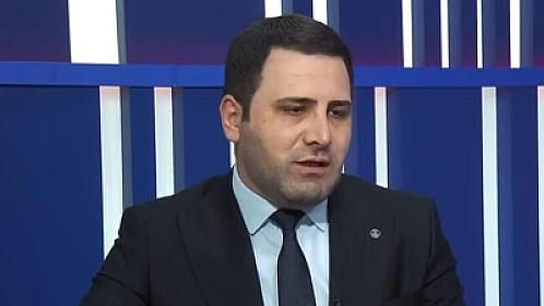 Тогрул Турабова высокий