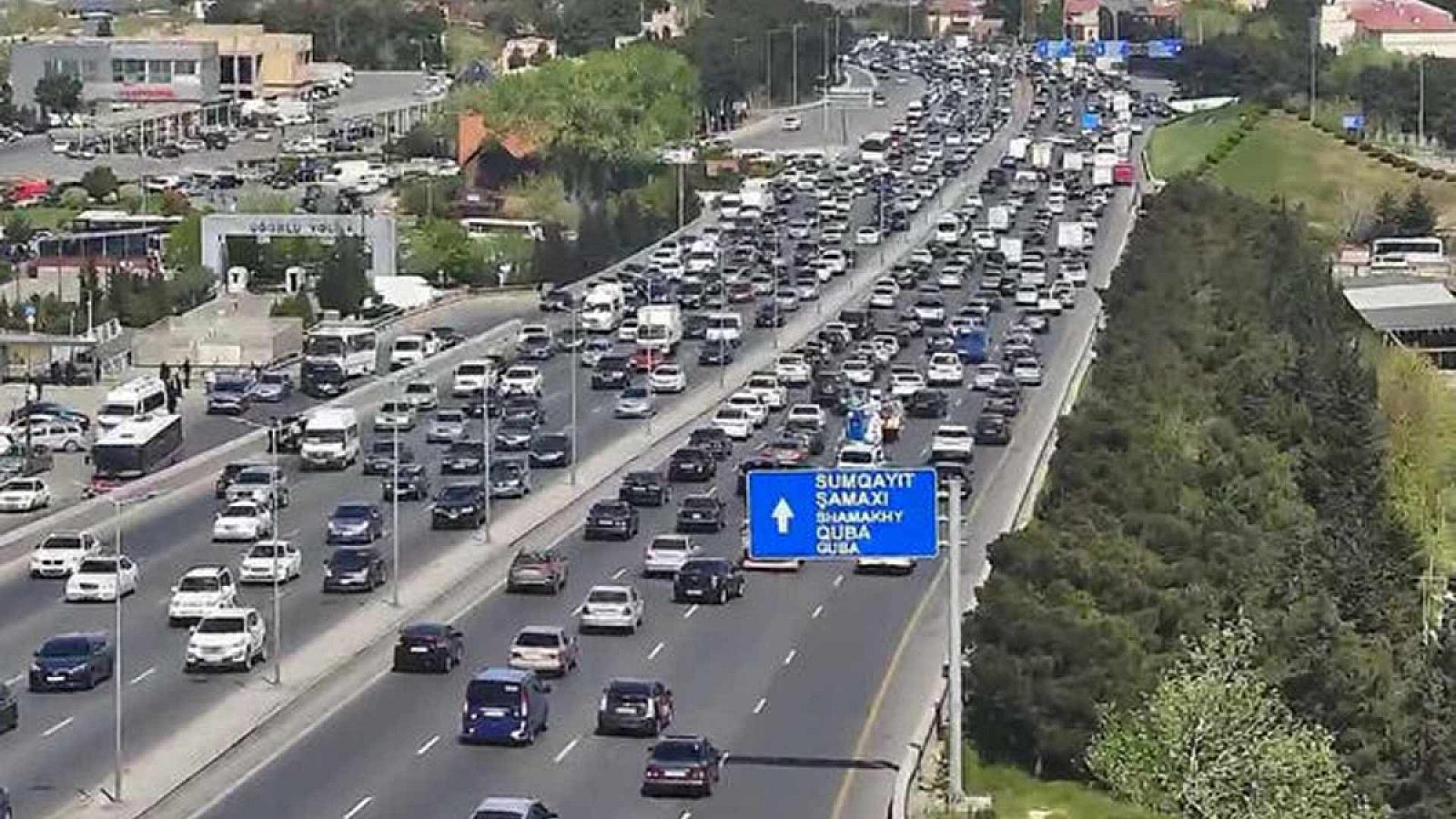 İctimai nəqliyyat piulsuz olsun, olmasın?