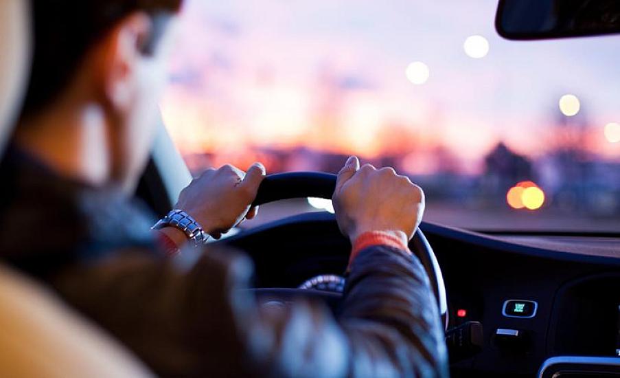 Sürücülük vəsiqəsi olmadan avtomobil idarə etməyin cəriməsi 