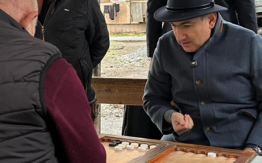 "Region yanır, Paşinyan zər atır" - 