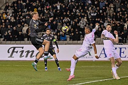 Tournament table in the top division of Azerbaijan