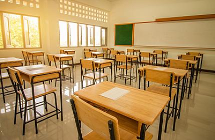 Müəllim şagirdi döyüb susmağa 