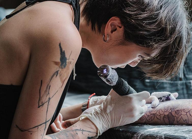 Tatu görmə pozğunluğuna