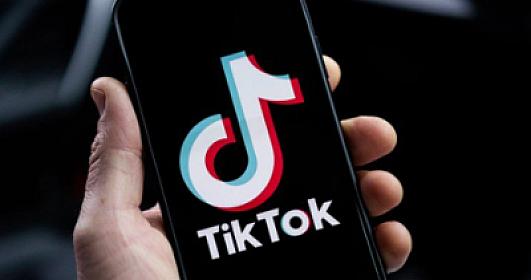 "TikTok"da açıq-saçıq videosunu paylaşan qız 