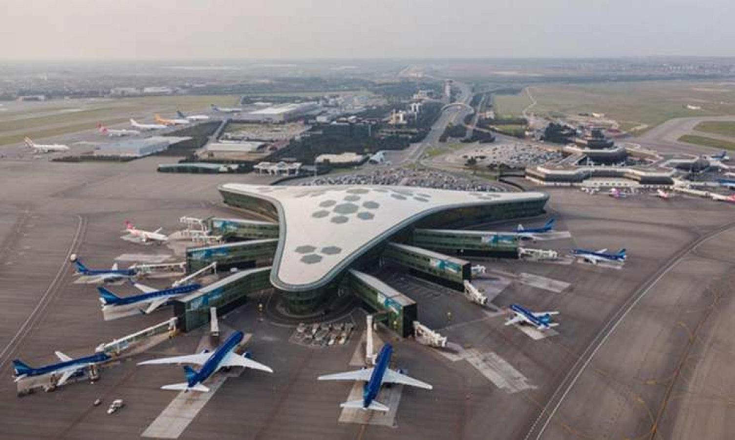 Təyyarə Bakıya məcburi